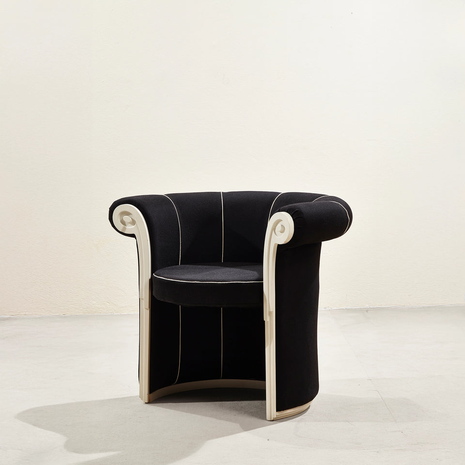 Liuto Armchair