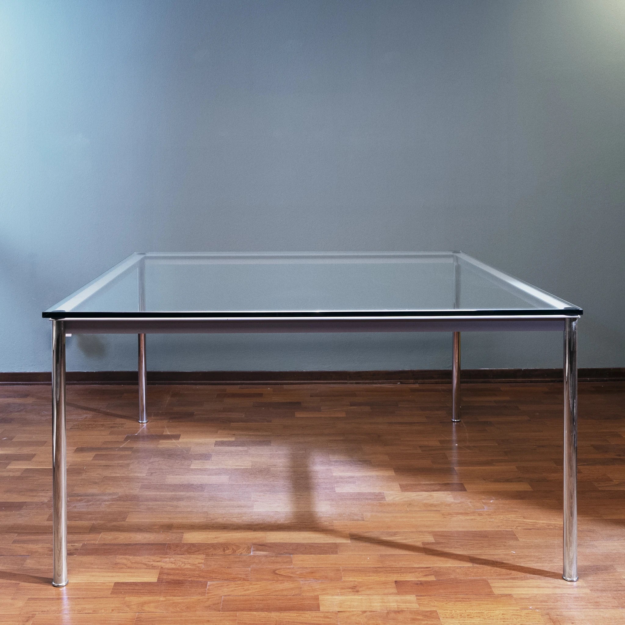 LC10 Table en tube